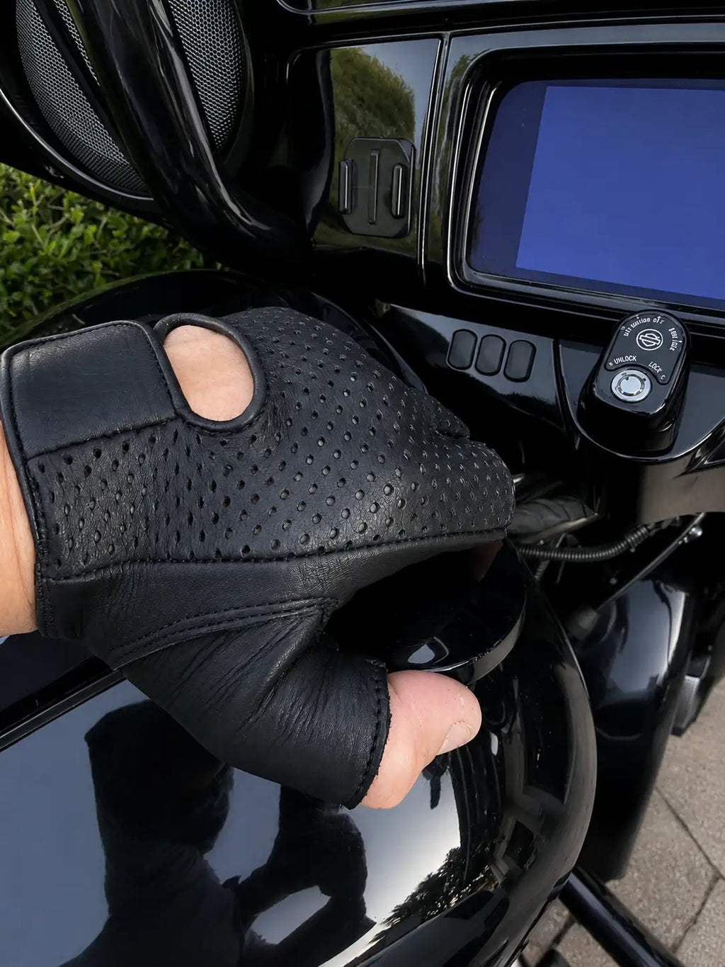 Legendary USA fingerless deerskin leather gloves