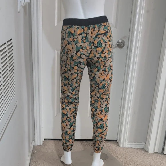 The North Face Women's Floral Joggers in an Earthy Floral Pattern size XS