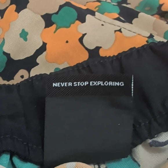 The North Face Women's Floral Joggers in an Earthy Floral Pattern size XS